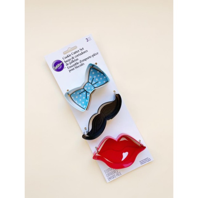 SET 3 CORTADORES PAJARITA-LABIOS-BIGOTE - WILTON