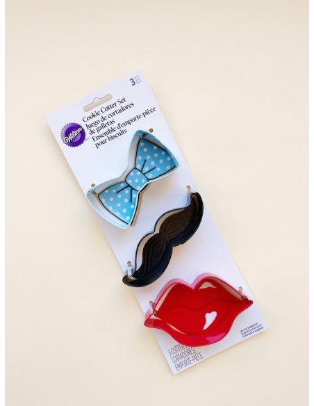 SET 3 CORTADORES PAJARITA-LABIOS-BIGOTE - WILTON