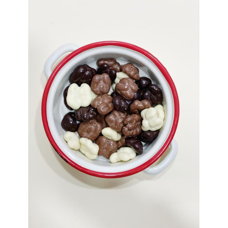 NUECES BAÑADAS 3 CHOCOLATES