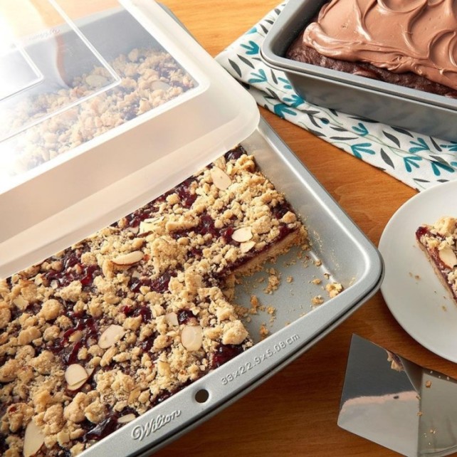 MOLDE RECTANGULAR C/TAPA 32,5X22,5X5CM - WILTON